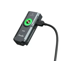 Fenix E06R 700lm