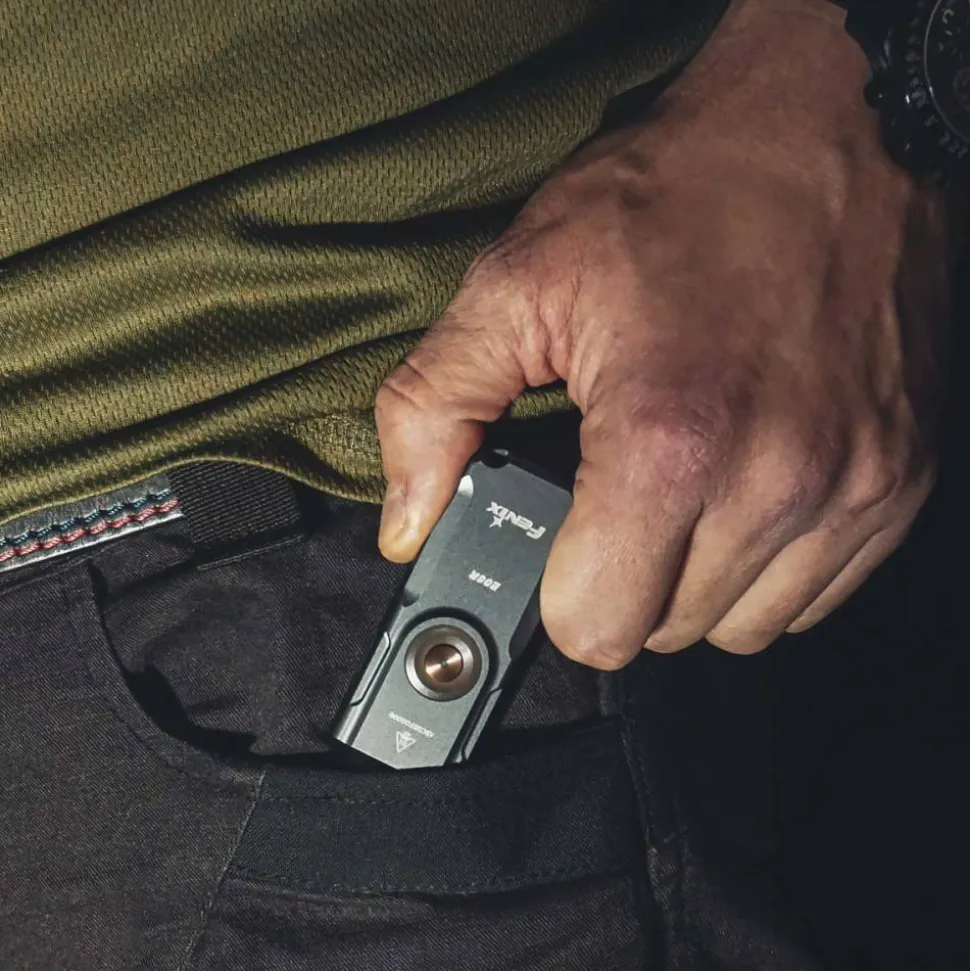 Fenix E06R 700lm