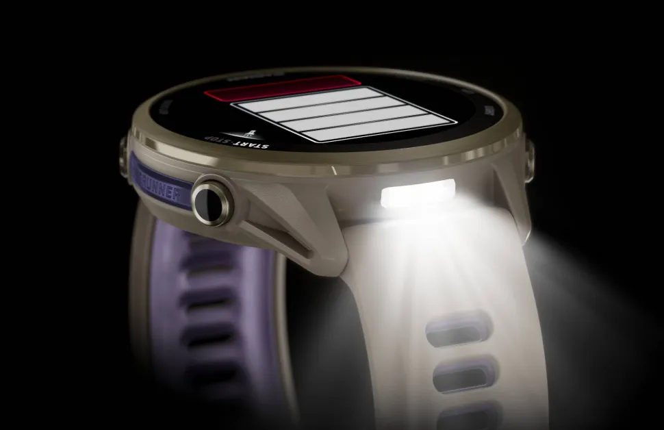 Garmin Forerunner 970 Vaalea kulta titaani