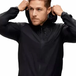 Hoka Men's Skyflow Wind Jacket