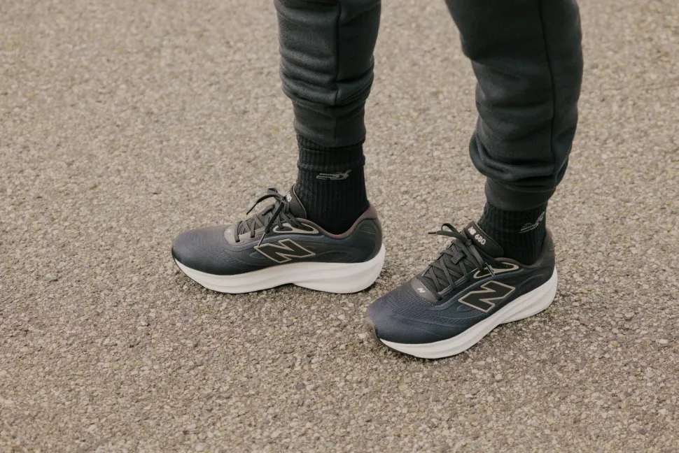 New Balance Men's Fresh Foam 680 V9 Wide