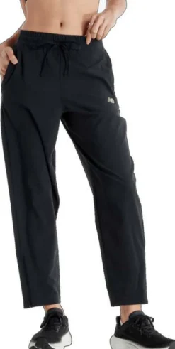 New Balance Women's Sport Essentials Perf Woven Pant