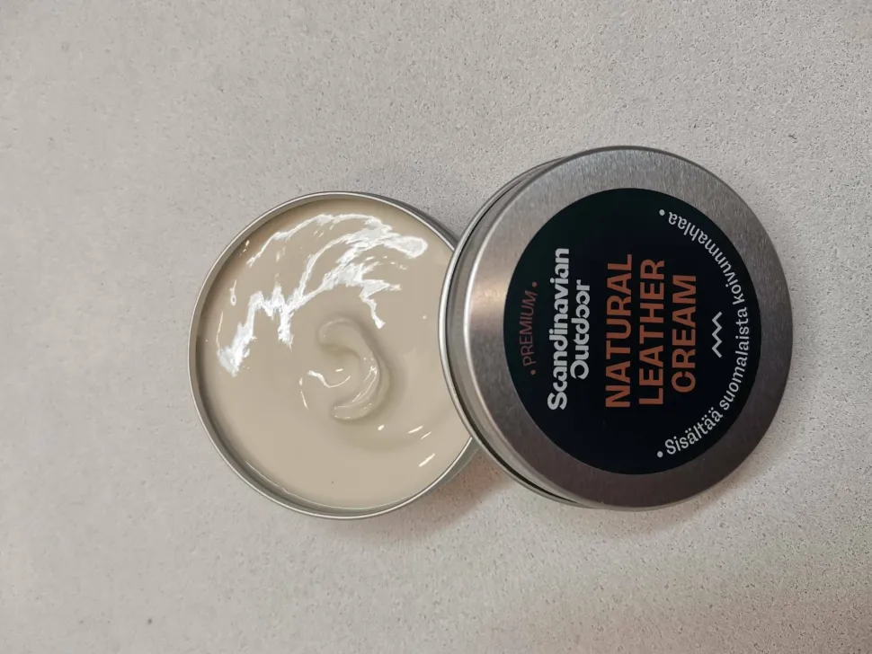Vuota X Scandinavian Outdoor Premium Natural Leather Cream